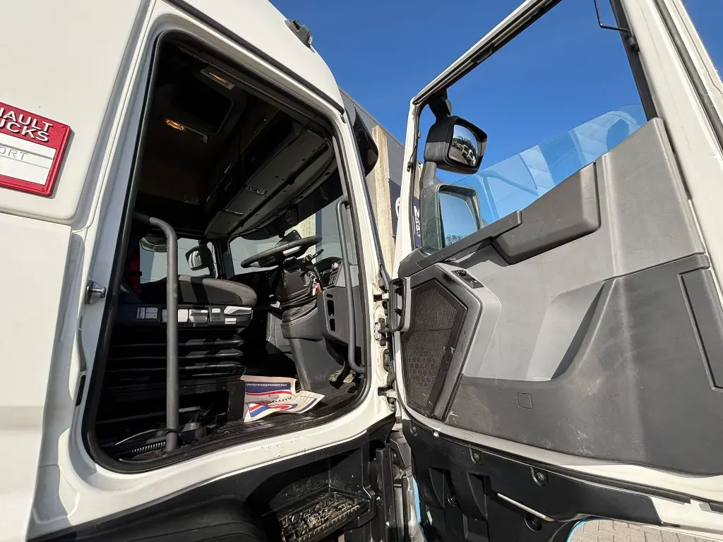 WhatsApp Image 2026-02-18 at 13.50.17 (1).webp