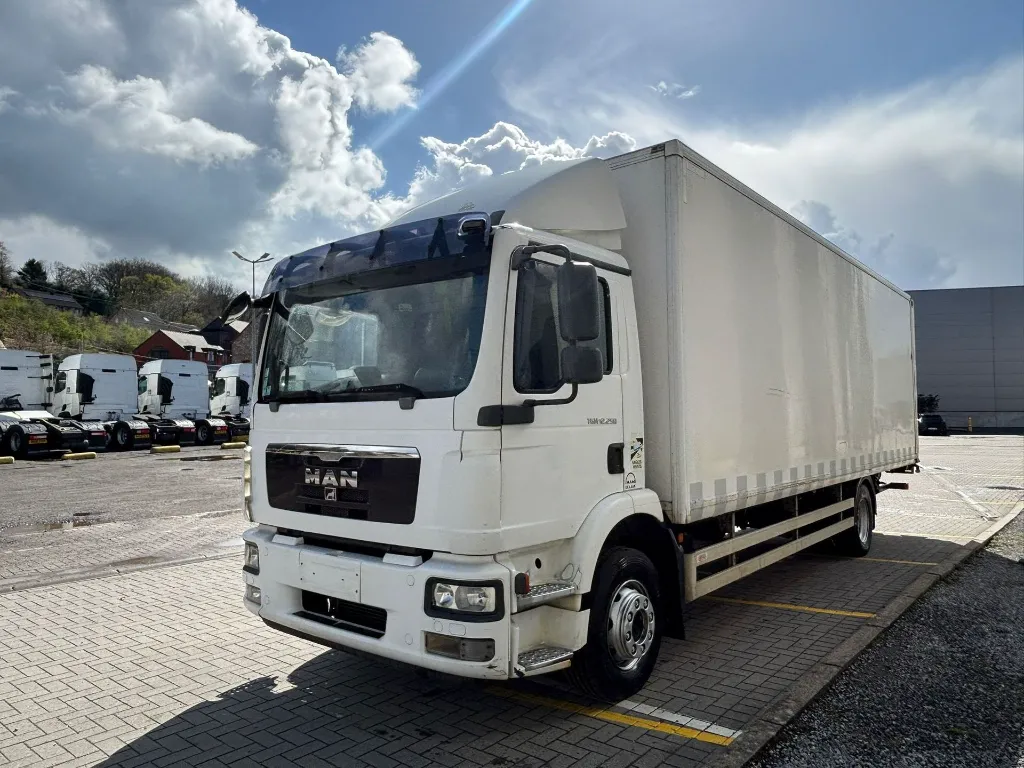 WhatsApp Image 2026-03-26 at 14.00.49.webp