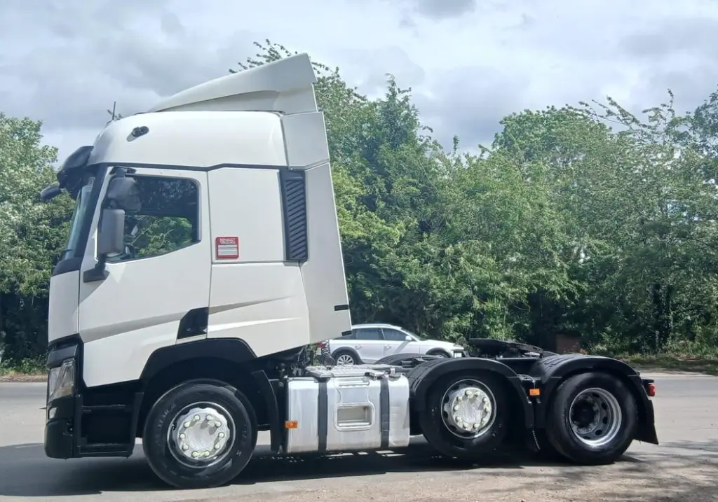 WhatsApp Image 2025-08-22 at 10.14.00 (1).webp