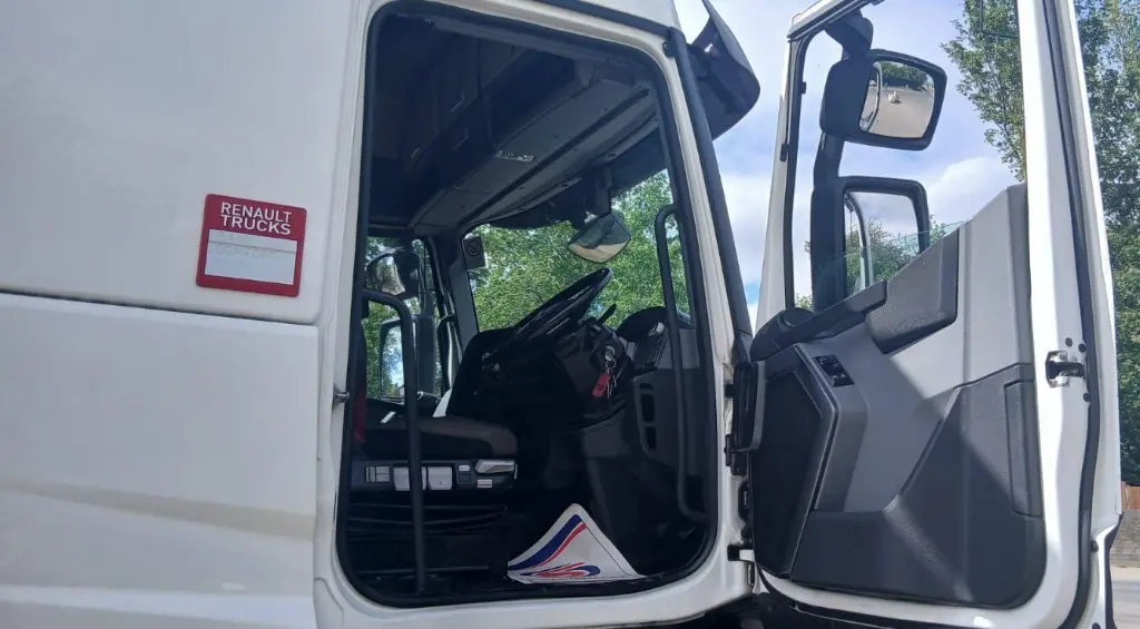 WhatsApp Image 2025-08-22 at 10.14.01 (2).webp