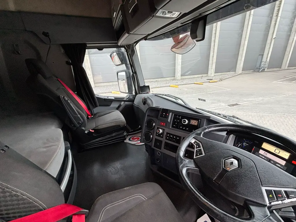 WhatsApp Image 2025-08-22 at 10.00.46 (3).webp