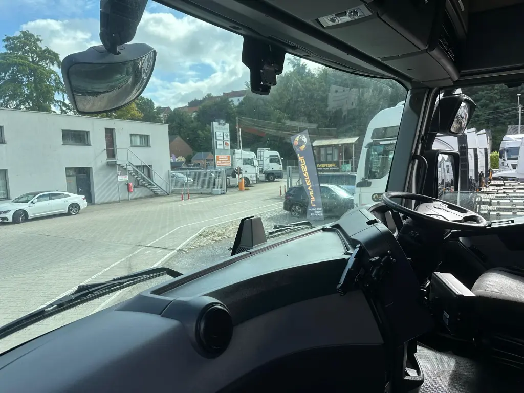 WhatsApp Image 2025-09-11 at 11.44.24 (4).webp