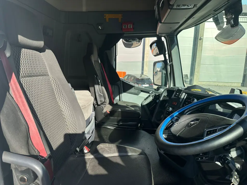 WhatsApp Image 2025-09-19 at 10.17.48 (1).webp