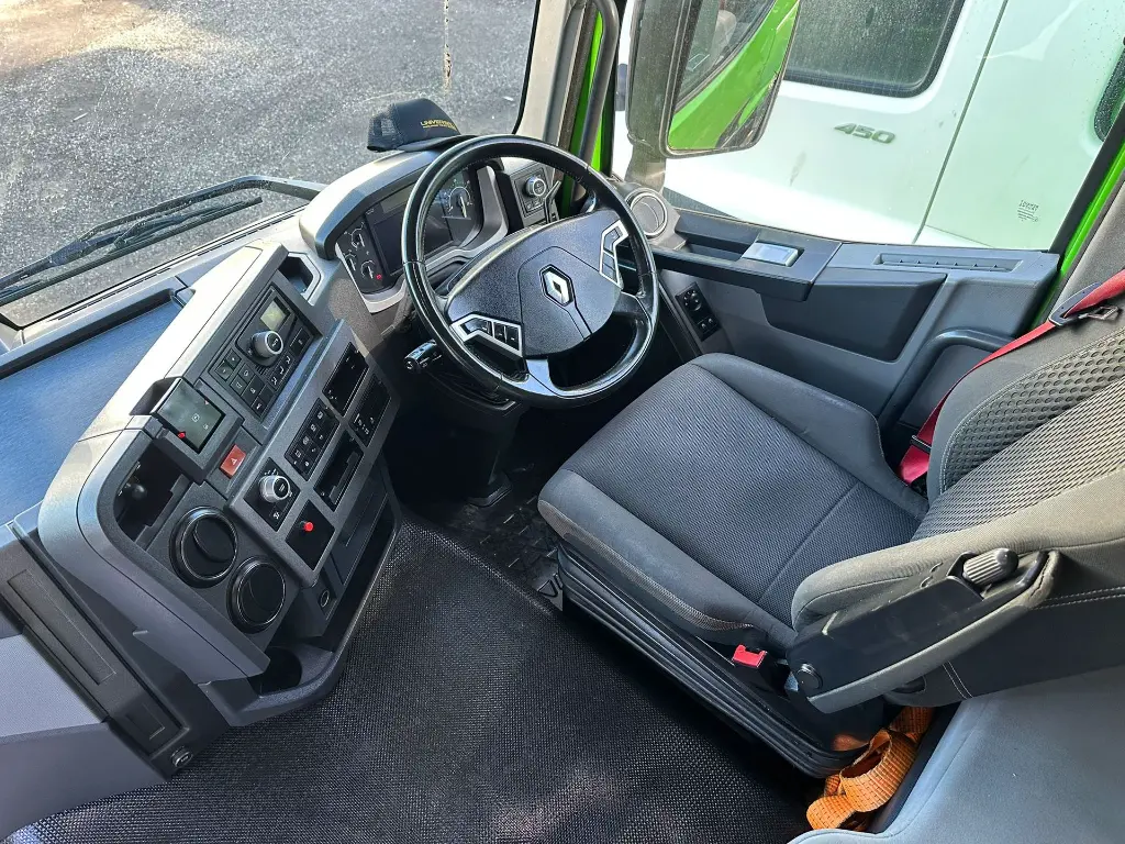 WhatsApp Image 2025-09-19 at 10.15.36 (4).webp