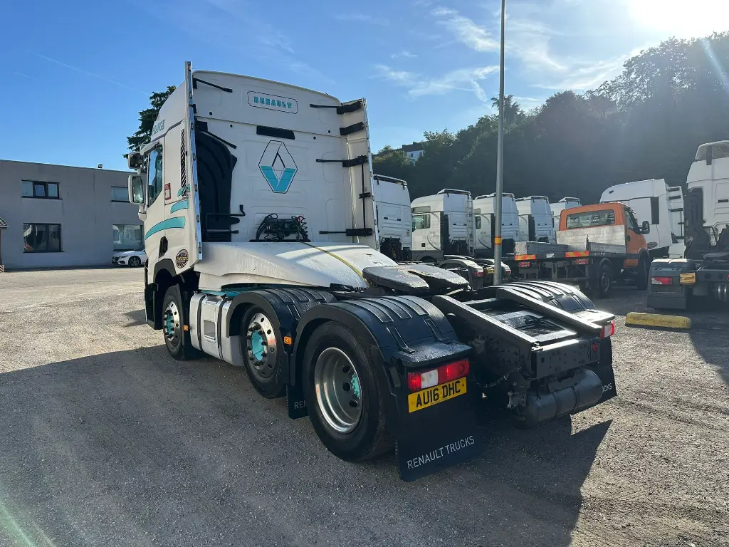 WhatsApp Image 2025-09-19 at 10.16.38 (1).webp