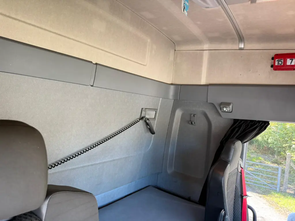 WhatsApp Image 2025-09-22 at 15.31.32 (1).webp