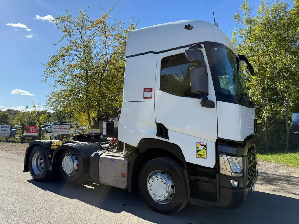 WhatsApp Image 2025-09-22 at 15.44.54 (1).webp