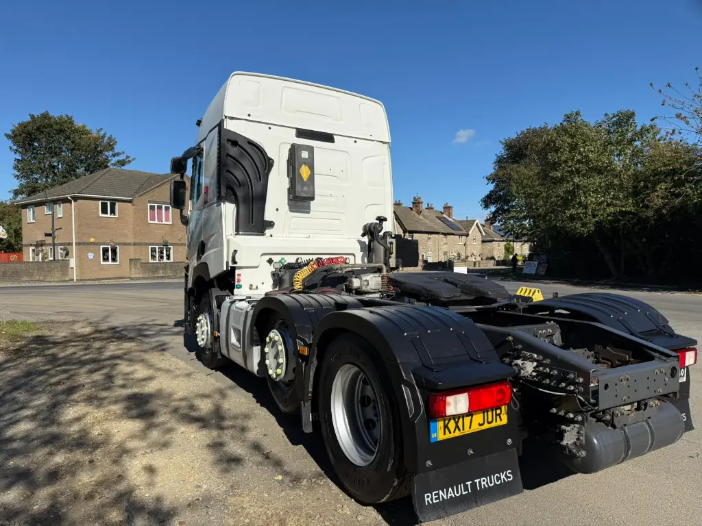 WhatsApp Image 2025-09-22 at 15.44.52 (2).webp