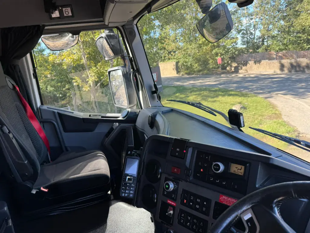 WhatsApp Image 2025-09-22 at 15.44.53 (2).webp