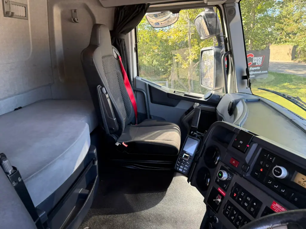 WhatsApp Image 2025-09-22 at 15.44.55 (4).webp