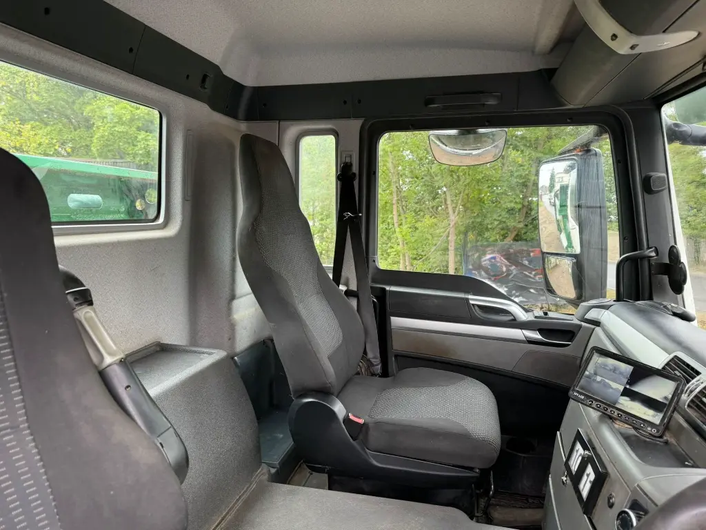 WhatsApp Image 2025-09-29 at 09.54.02 (2).webp