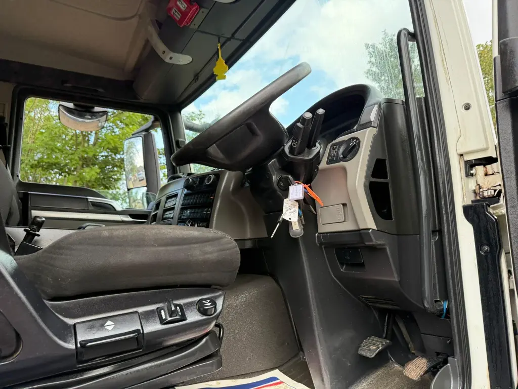 WhatsApp Image 2025-09-29 at 10.04.50 (1).webp