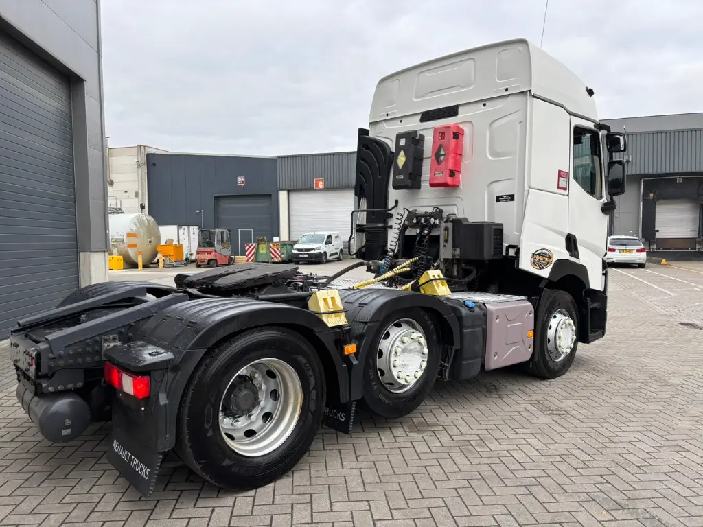 WhatsApp Image 2025-10-17 at 09.38.46 (1).webp