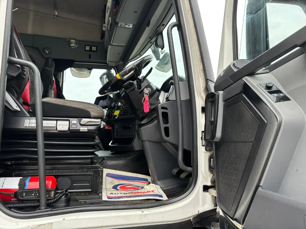 WhatsApp Image 2025-10-17 at 09.38.48 (2).webp