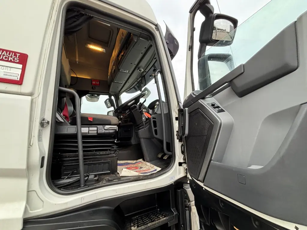 WhatsApp Image 2025-10-17 at 09.48.59 (4).webp