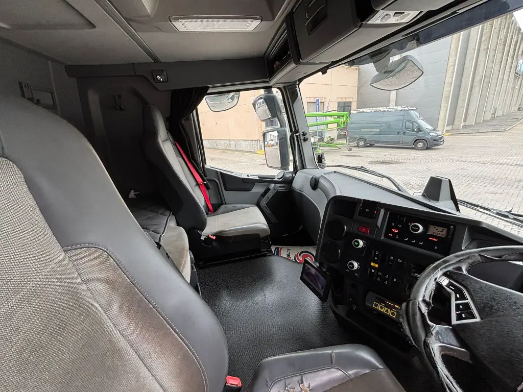 WhatsApp Image 2025-10-22 at 13.38.02 (2).webp