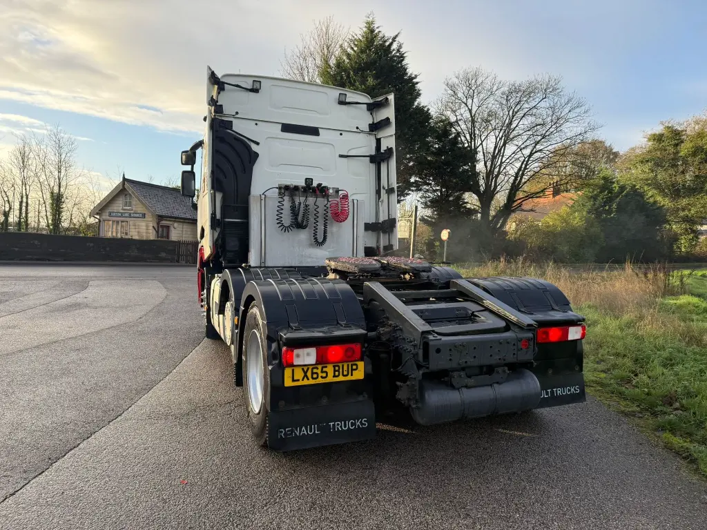 WhatsApp Image 2025-11-24 at 10.25.39 (1).webp