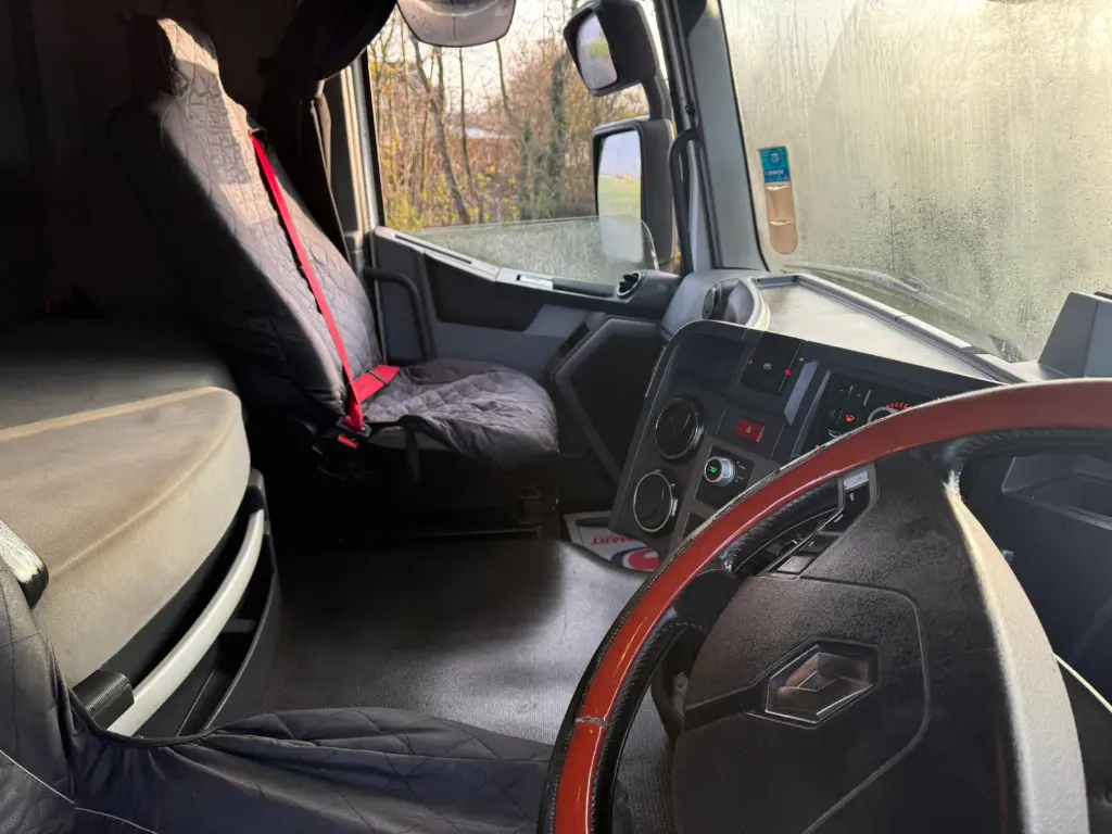 WhatsApp Image 2025-11-24 at 10.25.45.webp