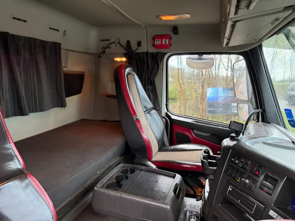 WhatsApp Image 2025-12-09 at 10.35.33 (1).webp