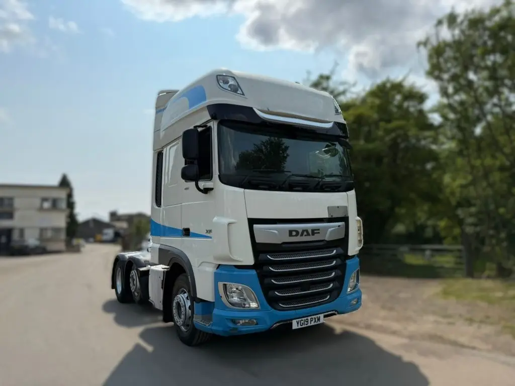 DAF XF 106 6x2 - RHD (PXM)
