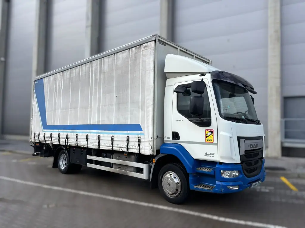 DAF LF 220 Curtainsider box 4x2 (with Tail-Lift) - LHD (TM3)