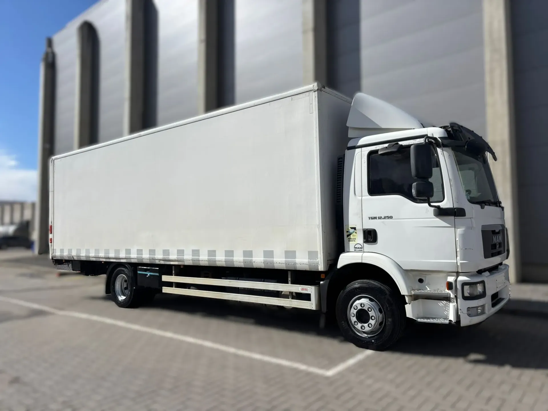 MAN TGM 12.250 (Rigid Box) - LHD (TR2)