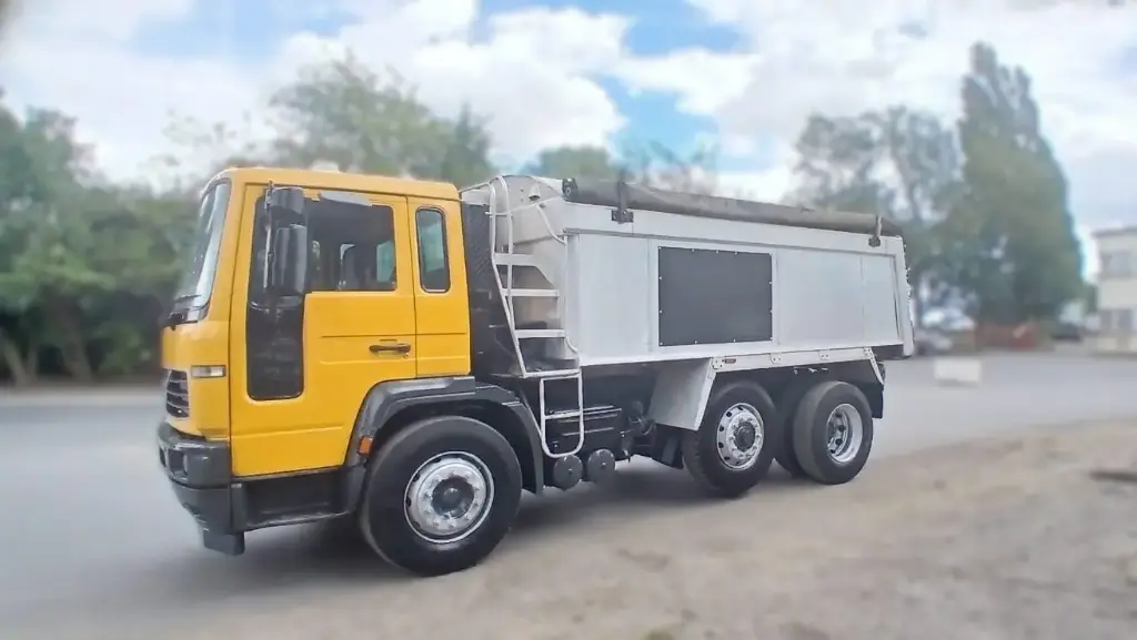 Volvo Tipper (KXS)